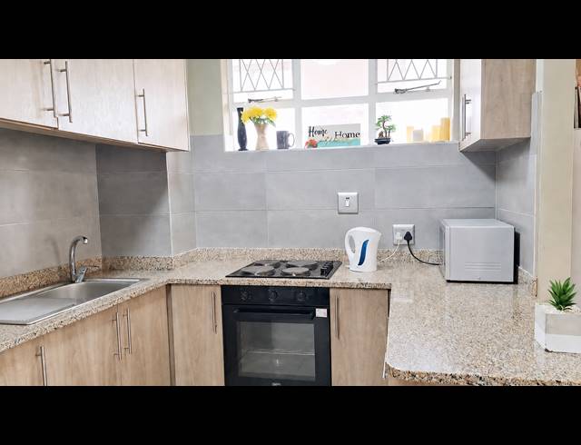 1 BEDROOM APARTMENT FOR SALE IN ESSENWOOD